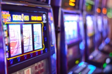 god 77 app running on Android smartphone showing live blackjack table